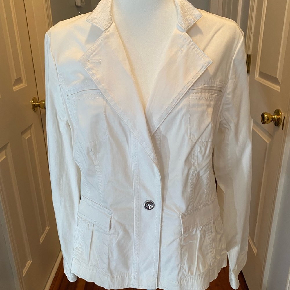 White House Black Market Off-White Blazer